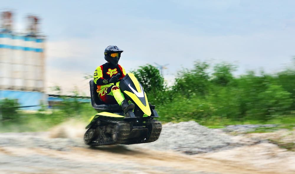Električne dvosledne motorne sani 2026 za terenske dirke